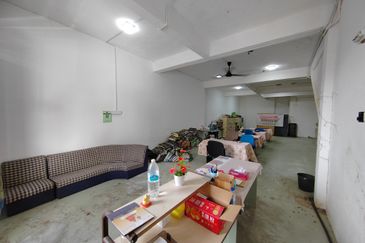 [CORNER LOT] Shoplot 2 Tingkat di Kondo Rakyat Kuala Ibai, Kuala Terengganu, Terengganu