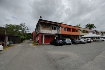 [CORNER LOT] Shoplot 2 Tingkat di Kondo Rakyat Kuala Ibai, Kuala Terengganu, Terengganu