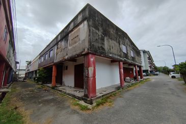 [CORNER LOT] Shoplot 2 Tingkat di Kondo Rakyat Kuala Ibai, Kuala Terengganu, Terengganu