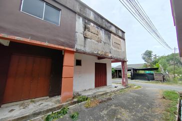 [CORNER LOT] Shoplot 2 Tingkat di Kondo Rakyat Kuala Ibai, Kuala Terengganu, Terengganu