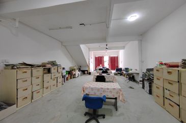 [CORNER LOT] Shoplot 2 Tingkat di Kondo Rakyat Kuala Ibai, Kuala Terengganu, Terengganu