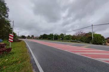 𝐓𝐚𝐧𝐚𝐡 𝐋𝐨𝐭 𝐁𝐚𝐧𝐠𝐥𝐨 𝐬𝐚𝐢𝐳 𝟓𝟏𝟒𝐦² 𝐝𝐢 𝐊𝐠. 𝐀𝐥𝐮𝐫 𝐓𝐮𝐦𝐚𝐧, 𝐌𝐚𝐫𝐚𝐧𝐠, 𝐓𝐞𝐫𝐞𝐧𝐠𝐠𝐚𝐧𝐮