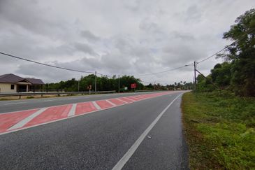 𝐓𝐚𝐧𝐚𝐡 𝐋𝐨𝐭 𝐁𝐚𝐧𝐠𝐥𝐨 𝐬𝐚𝐢𝐳 𝟓𝟏𝟒𝐦² 𝐝𝐢 𝐊𝐠. 𝐀𝐥𝐮𝐫 𝐓𝐮𝐦𝐚𝐧, 𝐌𝐚𝐫𝐚𝐧𝐠, 𝐓𝐞𝐫𝐞𝐧𝐠𝐠𝐚𝐧𝐮