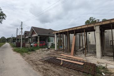 Kampung Pengkalan Maras