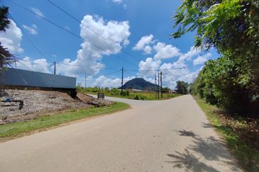 Tanah Industri 5 ekar + Perniagaan Kilang Papan di Kawasan Perindustrian Wakaf Tapai, Terengganu