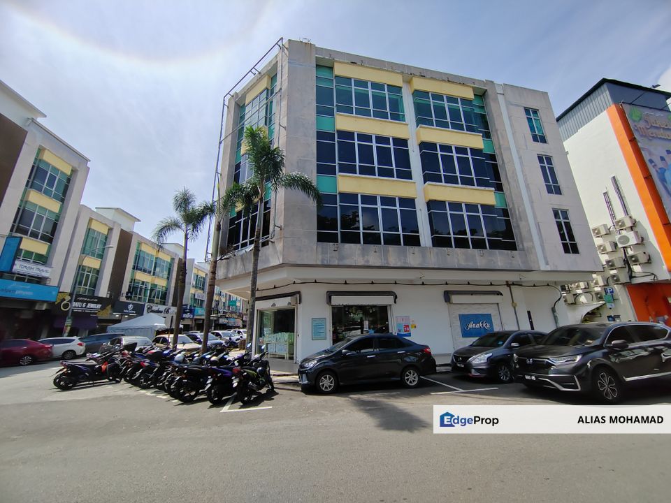 [𝐔𝐍𝐓𝐔𝐊 𝐃𝐈𝐒𝐄𝐖𝐀] 𝐒𝐇𝐎𝐏𝐋𝐎𝐓 𝟒 𝐓𝐈𝐍𝐆𝐊𝐀𝐓 𝐂𝐎𝐑𝐍𝐄𝐑 𝐋𝐎𝐓 𝐃𝐈 𝐃𝐀𝐓𝐀𝐑𝐀𝐍 𝐀𝐔𝐒𝐓𝐈𝐍, 𝐊𝐔𝐀𝐋𝐀 𝐍𝐄𝐑𝐔𝐒, 𝐓𝐑𝐆, Terengganu, 