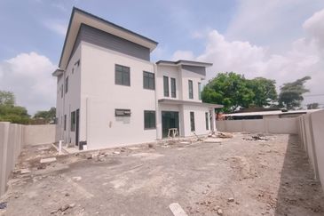 Rumah Semi-D Moden 2 Tingkat di Padang Negara, Batu Buruk, Kuala Terengganu