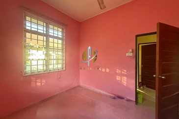 [CORNER LOT] Banglo Setingkat di Kg. Atas Tol, Kuala Terengganu, Terengganu