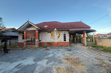 [CORNER LOT] Banglo Setingkat di Kg. Atas Tol, Kuala Terengganu, Terengganu