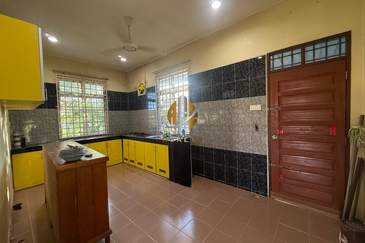 [CORNER LOT] Banglo Setingkat di Kg. Atas Tol, Kuala Terengganu, Terengganu