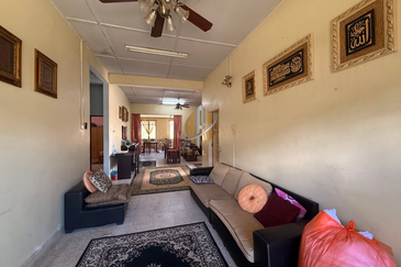 [TEPI JALAN BESAR] Banglo Setingkat di Kg. Padang Nenas, Kuala Nerus, Terengganu