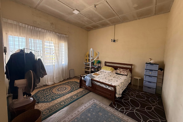 [TEPI JALAN BESAR] Banglo Setingkat di Kg. Padang Nenas, Kuala Nerus, Terengganu