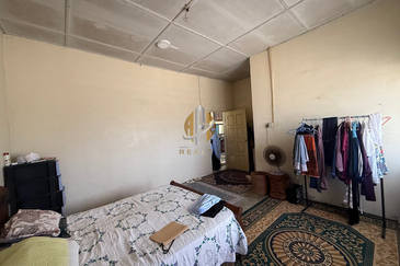 [TEPI JALAN BESAR] Banglo Setingkat di Kg. Padang Nenas, Kuala Nerus, Terengganu