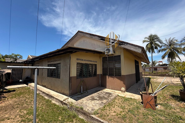 [TEPI JALAN BESAR] Banglo Setingkat di Kg. Padang Nenas, Kuala Nerus, Terengganu