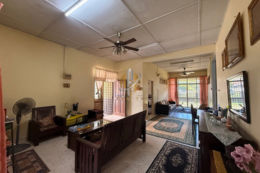 [TEPI JALAN BESAR] Banglo Setingkat di Kg. Padang Nenas, Kuala Nerus, Terengganu