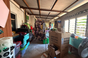 [TEPI JALAN BESAR] Banglo Setingkat di Kg. Padang Nenas, Kuala Nerus, Terengganu