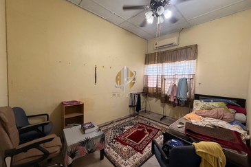 [TEPI JALAN BESAR] Banglo Setingkat di Kg. Padang Nenas, Kuala Nerus, Terengganu