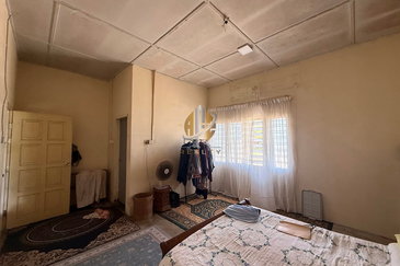 [TEPI JALAN BESAR] Banglo Setingkat di Kg. Padang Nenas, Kuala Nerus, Terengganu