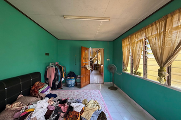 [TEPI JALAN BESAR] Banglo Setingkat di Kg. Padang Nenas, Kuala Nerus, Terengganu