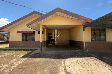 [TEPI JALAN BESAR] Banglo Setingkat di Kg. Padang Nenas, Kuala Nerus, Terengganu