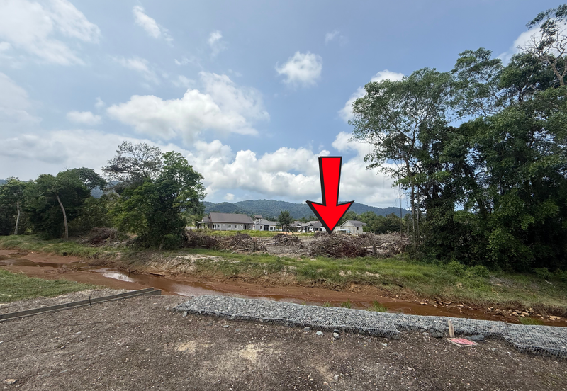 Tanah Status Bangunan Saiz 1.425 ekar di Kg. Nyior, Paka, Terengganu sebelah Masjid Kg. Nyior