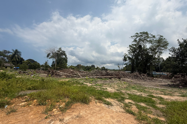 Tanah Status Bangunan Saiz 1.425 ekar di Kg. Nyior, Paka, Terengganu sebelah Masjid Kg. Nyior