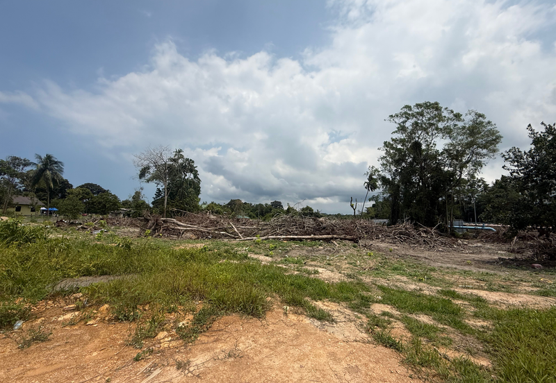 Tanah Status Bangunan Saiz 1.425 ekar di Kg. Nyior, Paka, Terengganu sebelah Masjid Kg. Nyior