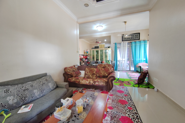 Banglo Setingkat di Kg. Alor Lit, Bukit Payong Terengganu