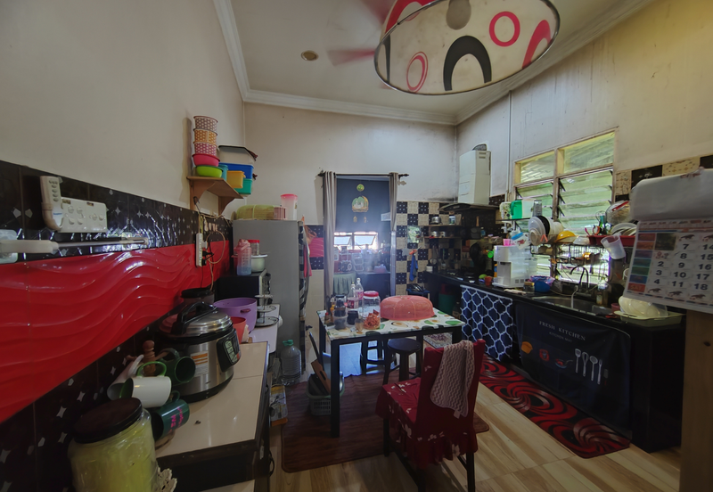 Banglo Setingkat di Kg. Alor Lit, Bukit Payong Terengganu