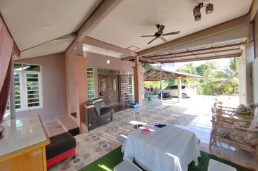 Banglo Setingkat di Kg. Alor Lit, Bukit Payong Terengganu