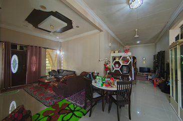 Banglo Setingkat di Kg. Alor Lit, Bukit Payong Terengganu