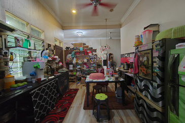 Banglo Setingkat di Kg. Alor Lit, Bukit Payong Terengganu