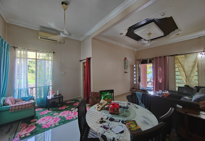 Banglo Setingkat di Kg. Alor Lit, Bukit Payong Terengganu