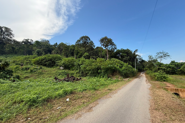 Tanah Status Bangunan Saiz 1.02 ekar di Ajil, Terengganu berdekatan MR. DIY & Eco Shop Ajil