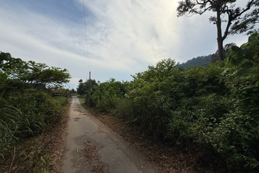 Tanah Status Bangunan Saiz 1.02 ekar di Ajil, Terengganu berdekatan MR. DIY & Eco Shop Ajil