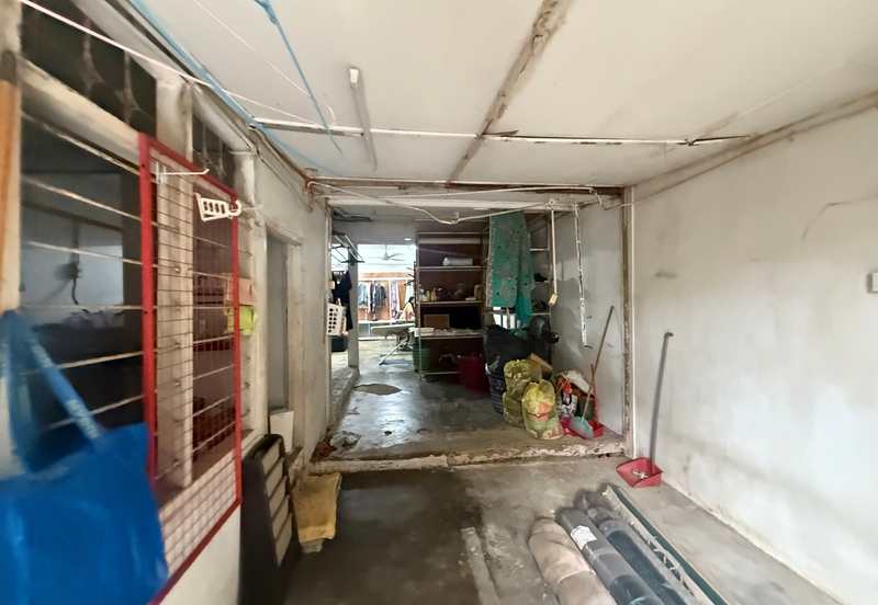 Shoplot 2 Tingkat di Batu Buruk mengadap Jalan Utama ke Bandaraya Kuala Terengganu