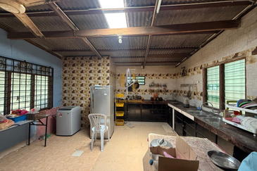 Rumah Banglo Setingkat di Kg. Atas Tol, Kuala Terengganu, Terengganu