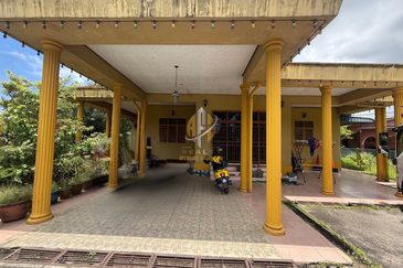 Rumah Banglo Setingkat di Kg. Atas Tol, Kuala Terengganu, Terengganu