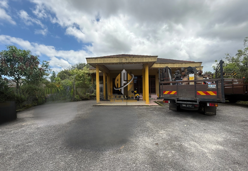 Rumah Banglo Setingkat di Kg. Atas Tol, Kuala Terengganu, Terengganu
