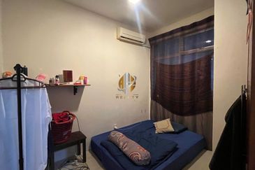 𝐑𝐔𝐌𝐀𝐇 𝐓𝐄𝐑𝐄𝐒 𝐃𝐔𝐀 𝐓𝐈𝐍𝐆𝐊𝐀𝐓 𝐂𝐎𝐑𝐍𝐄𝐑𝐋𝐎𝐓 𝐃𝐈 𝐓𝐀𝐌𝐀𝐍 𝐃𝐄𝐒𝐀 𝐒𝐎𝐋𝐄𝐇𝐀𝐇, 𝐊𝐔𝐀𝐋𝐀 𝐍𝐄𝐑𝐔𝐒