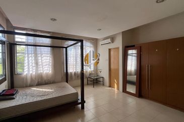 𝐑𝐔𝐌𝐀𝐇 𝐓𝐄𝐑𝐄𝐒 𝐃𝐔𝐀 𝐓𝐈𝐍𝐆𝐊𝐀𝐓 𝐂𝐎𝐑𝐍𝐄𝐑𝐋𝐎𝐓 𝐃𝐈 𝐓𝐀𝐌𝐀𝐍 𝐃𝐄𝐒𝐀 𝐒𝐎𝐋𝐄𝐇𝐀𝐇, 𝐊𝐔𝐀𝐋𝐀 𝐍𝐄𝐑𝐔𝐒