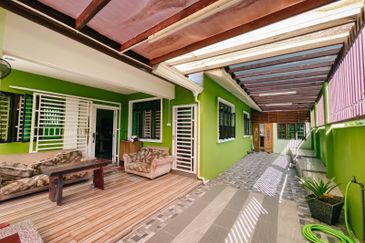 𝟏 𝐔𝐍𝐈𝐓 𝐑𝐔𝐌𝐀𝐇 𝐁𝐀𝐍𝐆𝐋𝐎 𝐒𝐄𝐓𝐈𝐍𝐆𝐊𝐀𝐓 𝐃𝐈 𝐊𝐄𝐑𝐓𝐈𝐇,𝐊𝐄𝐌𝐀𝐌𝐀𝐍, 𝐓𝐄𝐑𝐄𝐍𝐆𝐆𝐀𝐍𝐔