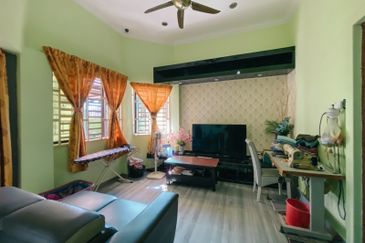 𝟏 𝐔𝐍𝐈𝐓 𝐑𝐔𝐌𝐀𝐇 𝐁𝐀𝐍𝐆𝐋𝐎 𝐒𝐄𝐓𝐈𝐍𝐆𝐊𝐀𝐓 𝐃𝐈 𝐊𝐄𝐑𝐓𝐈𝐇,𝐊𝐄𝐌𝐀𝐌𝐀𝐍, 𝐓𝐄𝐑𝐄𝐍𝐆𝐆𝐀𝐍𝐔