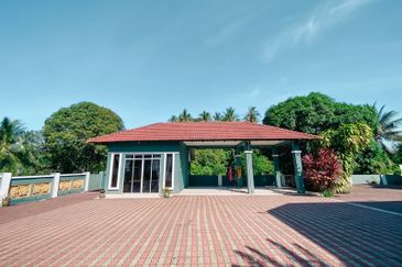 𝟏 𝐔𝐍𝐈𝐓 𝐑𝐔𝐌𝐀𝐇 𝐁𝐀𝐍𝐆𝐋𝐎 𝐒𝐄𝐓𝐈𝐍𝐆𝐊𝐀𝐓 𝐃𝐈 𝐊𝐄𝐑𝐓𝐈𝐇,𝐊𝐄𝐌𝐀𝐌𝐀𝐍, 𝐓𝐄𝐑𝐄𝐍𝐆𝐆𝐀𝐍𝐔