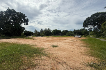 Tanah Lot Banglo Saiz 741m²  di Kg. Banggol Durian, Serada, Kuala Terengganu, Terengganu
