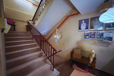 Shoplot 3 Tingkat + Business Hotel di Kuala Dungun, Terengganu di hadapan Politeknik Dungun 