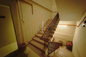 Shoplot 3 Tingkat + Business Hotel di Kuala Dungun, Terengganu di hadapan Politeknik Dungun 