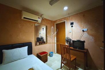 Shoplot 3 Tingkat + Business Hotel di Kuala Dungun, Terengganu di hadapan Politeknik Dungun 