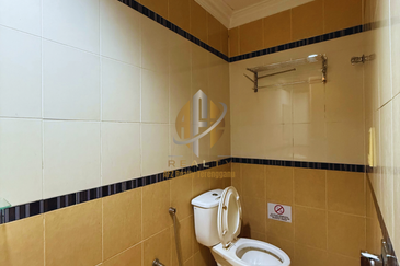 Shoplot 3 Tingkat + Business Hotel di Kuala Dungun, Terengganu di hadapan Politeknik Dungun 