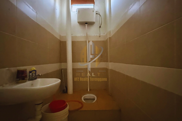 Shoplot 2 Tingkat di Bukit Tumbuh, Seberang Takir, Terengganu di Tepi Jalan Utama ke Airport